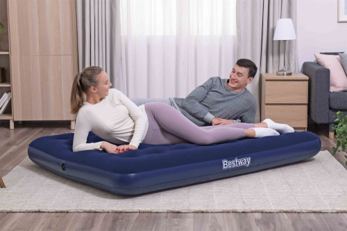 Надувной матрас 137х191х22 см, с насосом 220V (Bestway 67287 BW)