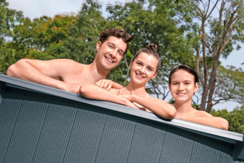 Стальной бассейн Bestway Hydrium Pool Set 549х132 см + песочный ф/насос 6056 л/ч, наполнитель Polysphere, лестница, тент, подстилка (561CS BW)